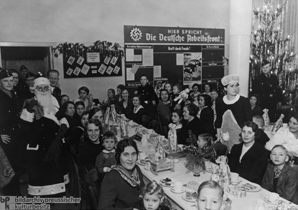 "Weihnachts-Bescherung bei Mercedes-Benz" Christmas Party at Mercedes Benz, 1938