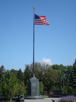 The flagpole at the turn in Victory Memorial Drive