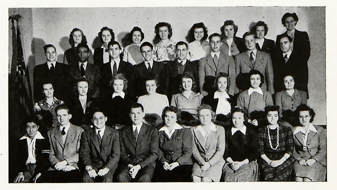 Class photo of Bethel freshmen in 1943-1944