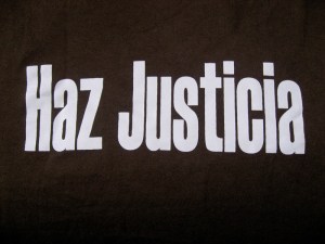 Honduran T-shirt reading, "Haz Justicia" (Do Justice)