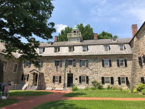 Single Sisters' House