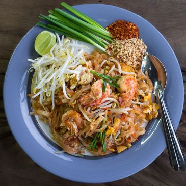 Pad thai with prawns